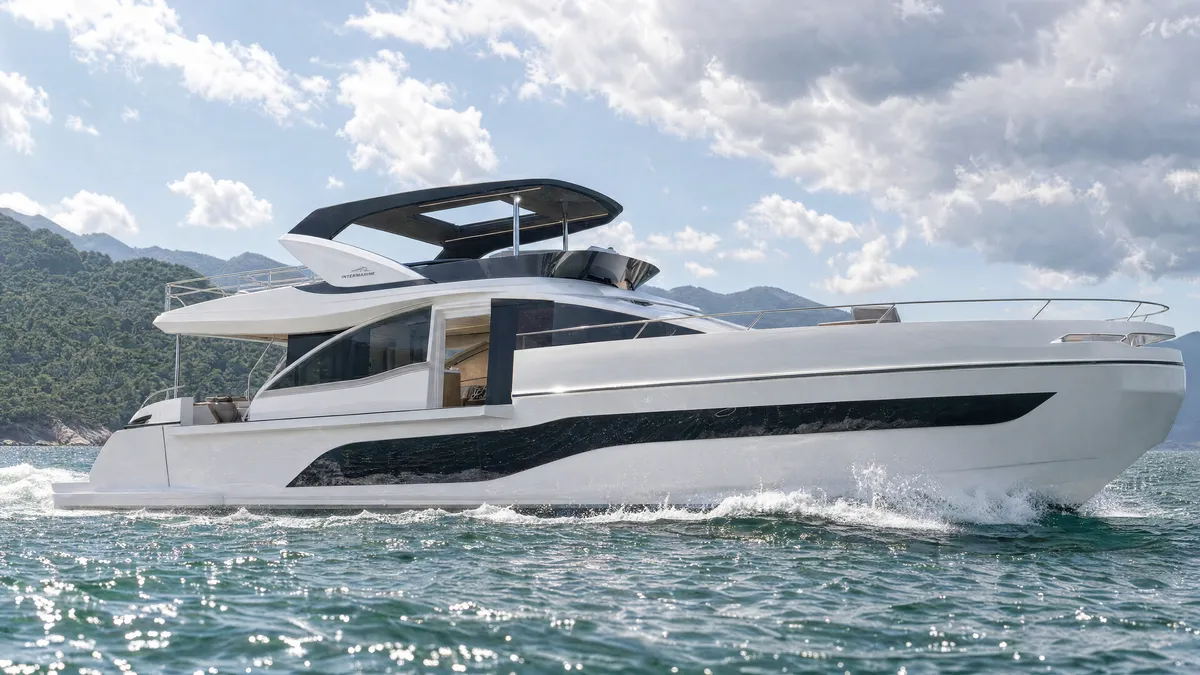 Intermarine 25M — Exterior (2 de 3)